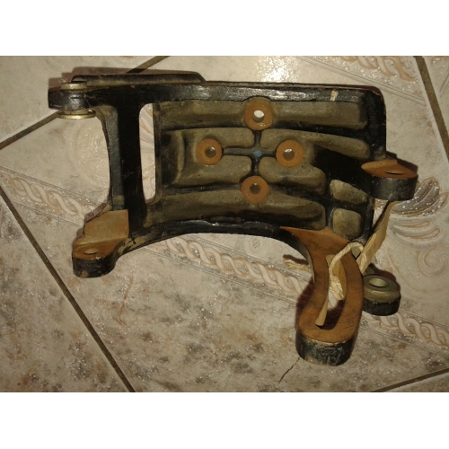 SUPORTE DO COMPRESSOR UNO