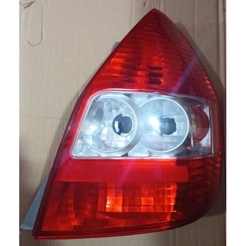 LANTERNA HONDA FIT 2004/2008 TRASEIRO BICOLOR DIREITO FITAM 39008D