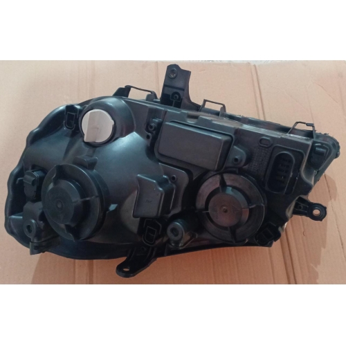 FAROL VOLKSWAGEN POLO 2007/2015 CROMADO DIREITO (MANUAL) MAGNETI MARELLI