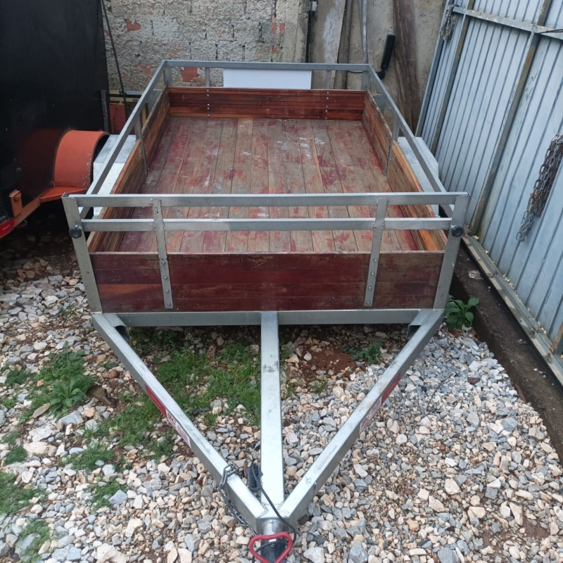 CARRETA FAZENDINHA 1,40X2,20 ATÉ 400KG
