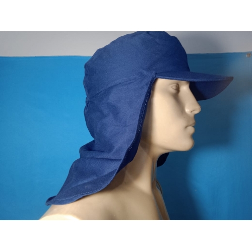 BONÉ COM ABA FRONTAL E PROTETOR DE PESCOÇO