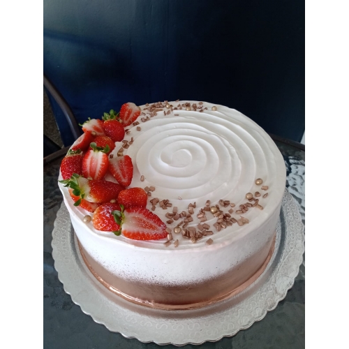 BOLO DE MORANGO KILO